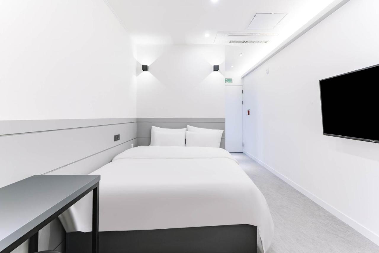 Pyeongtaek Godeok Rich Stay Hotel Екстериор снимка