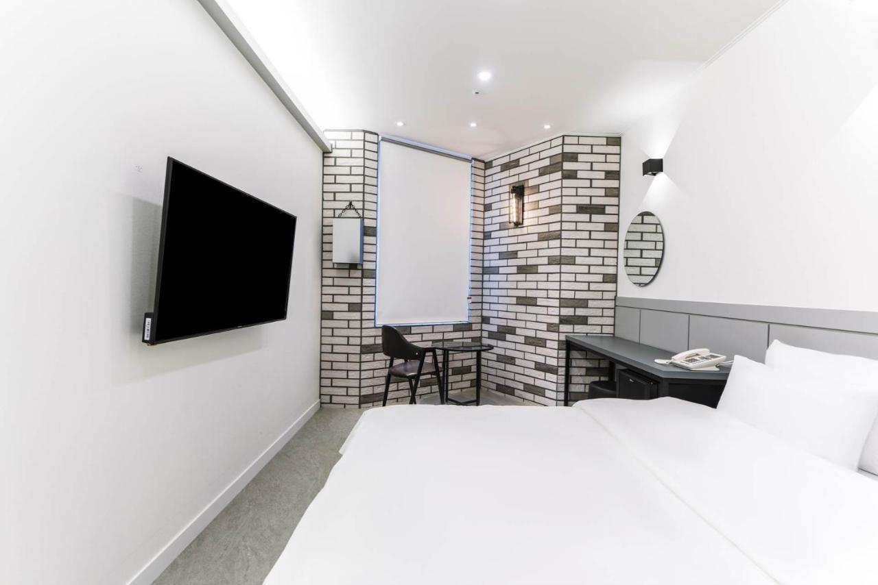 Pyeongtaek Godeok Rich Stay Hotel Екстериор снимка