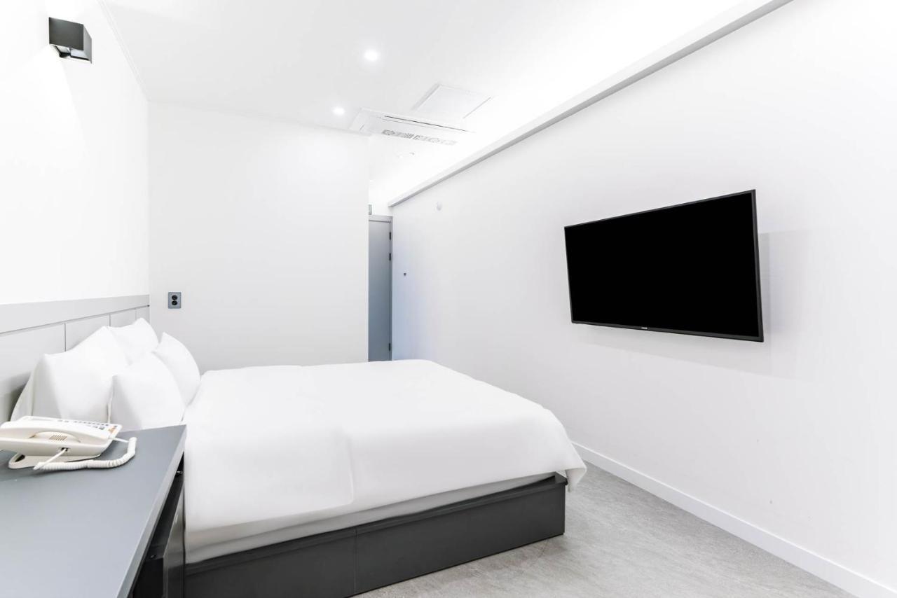 Pyeongtaek Godeok Rich Stay Hotel Екстериор снимка