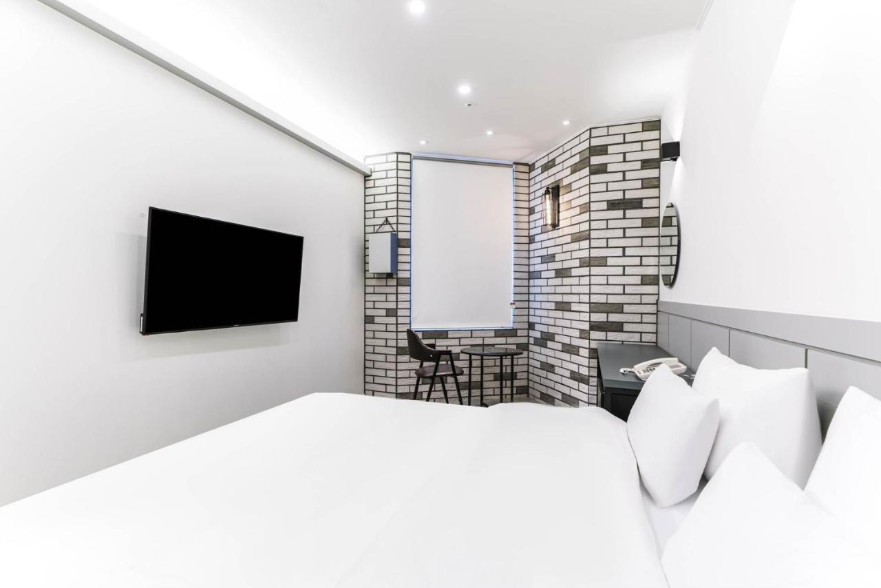 Pyeongtaek Godeok Rich Stay Hotel Екстериор снимка