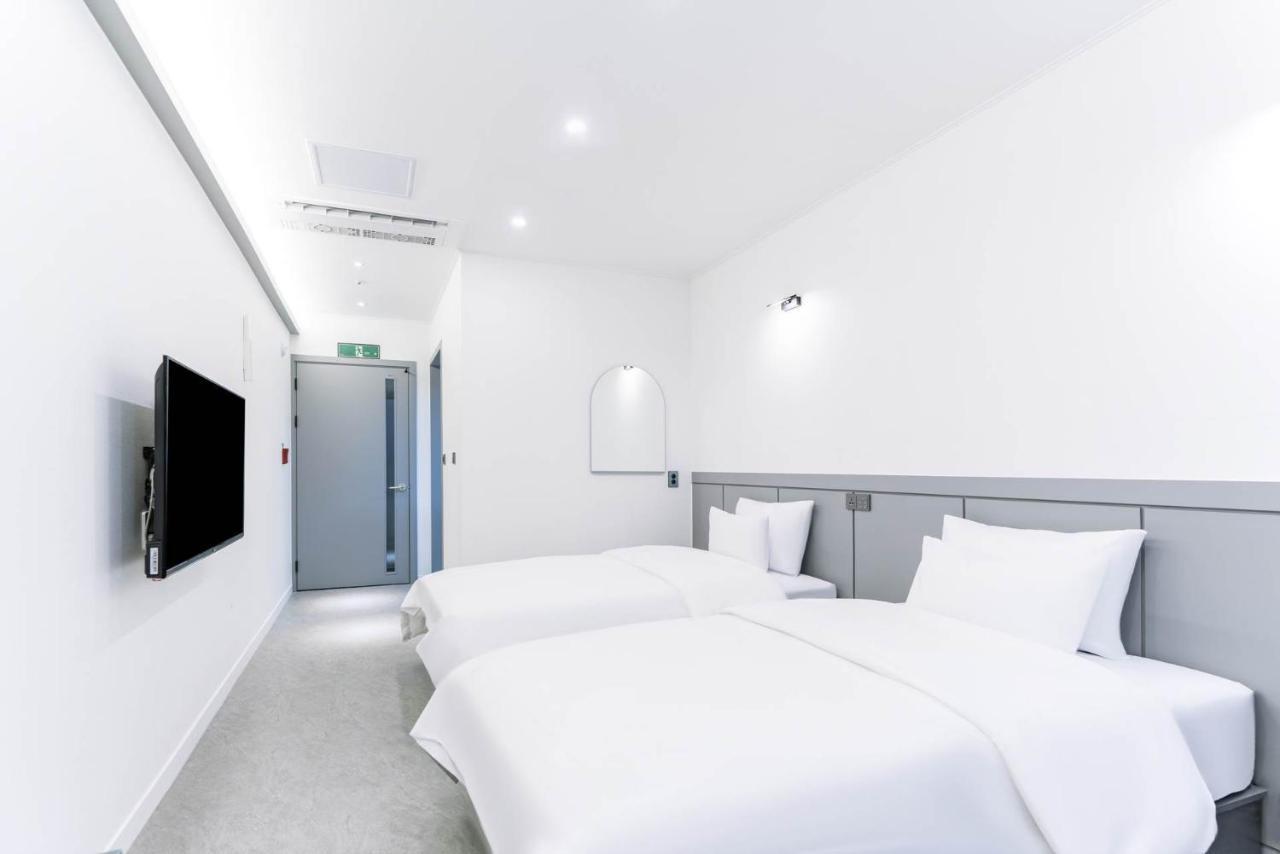 Pyeongtaek Godeok Rich Stay Hotel Екстериор снимка