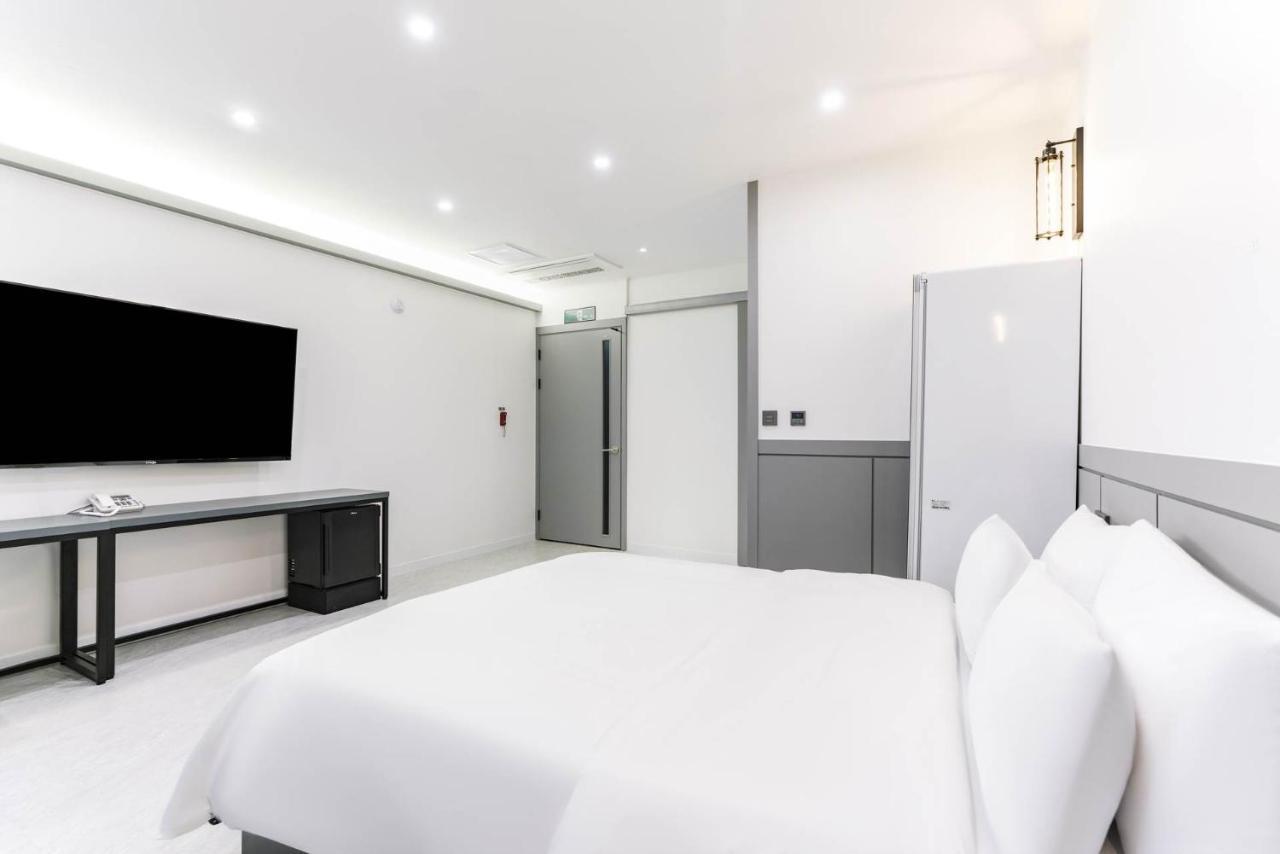 Pyeongtaek Godeok Rich Stay Hotel Екстериор снимка