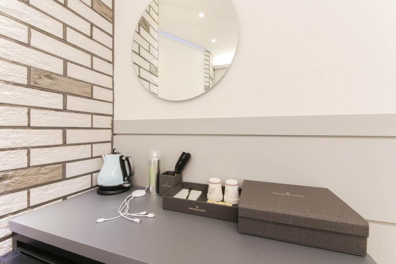 Pyeongtaek Godeok Rich Stay Hotel Екстериор снимка