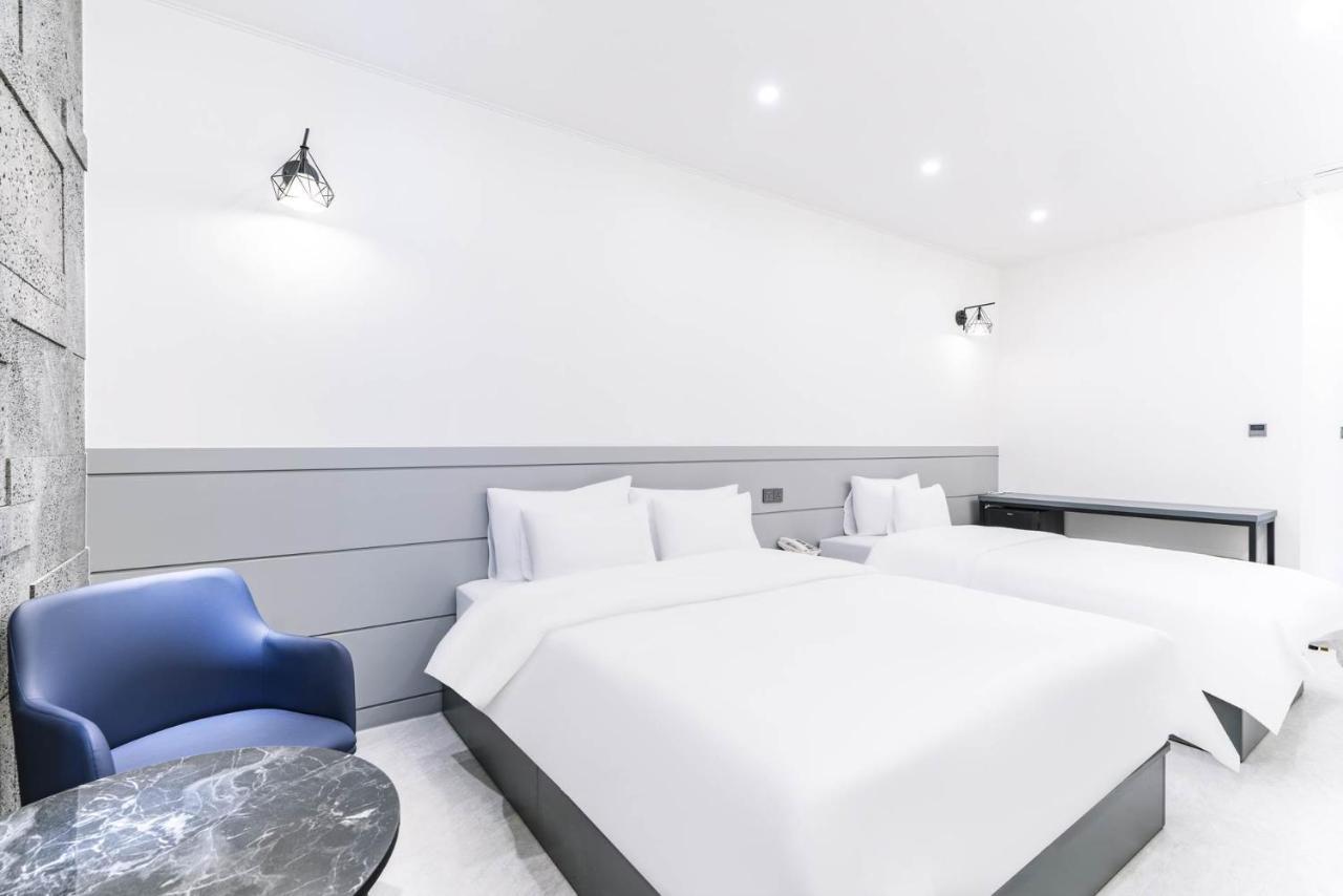 Pyeongtaek Godeok Rich Stay Hotel Екстериор снимка
