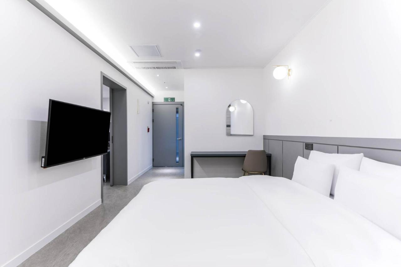 Pyeongtaek Godeok Rich Stay Hotel Екстериор снимка