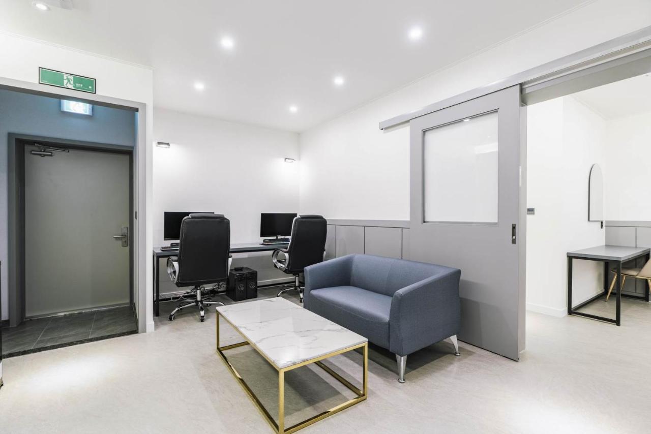 Pyeongtaek Godeok Rich Stay Hotel Екстериор снимка
